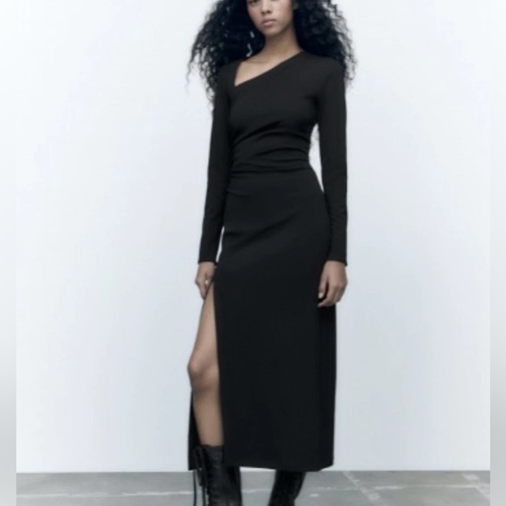 Zara dress with side touching and long sleeves
